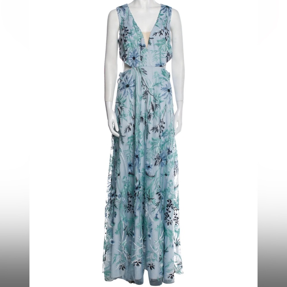Chic Floral Maxi Dress in Light Blue